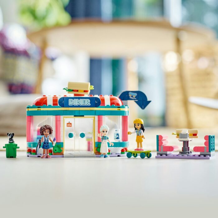 LEGO Friends-Heartlake Downtown Diner - Image 5