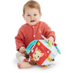 Sophie La Girafe -Fresh Touch Sensory Cube - Image 5